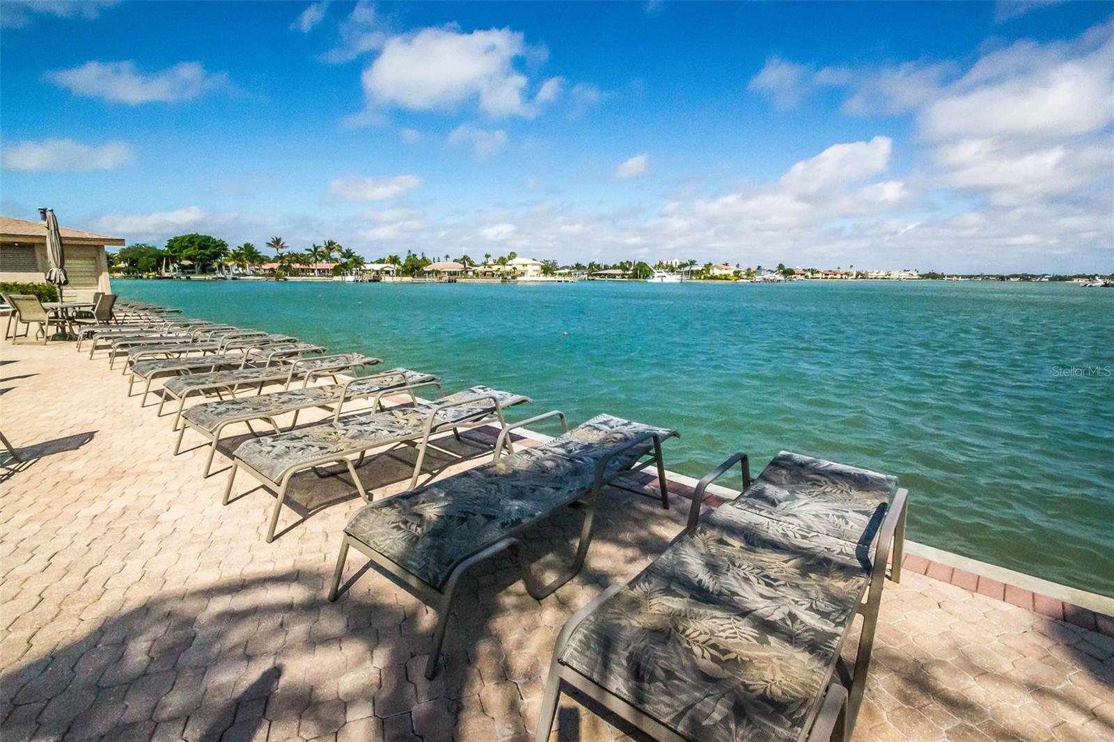 Relax and enjoy the Luxury Waterfront Lifestyle!