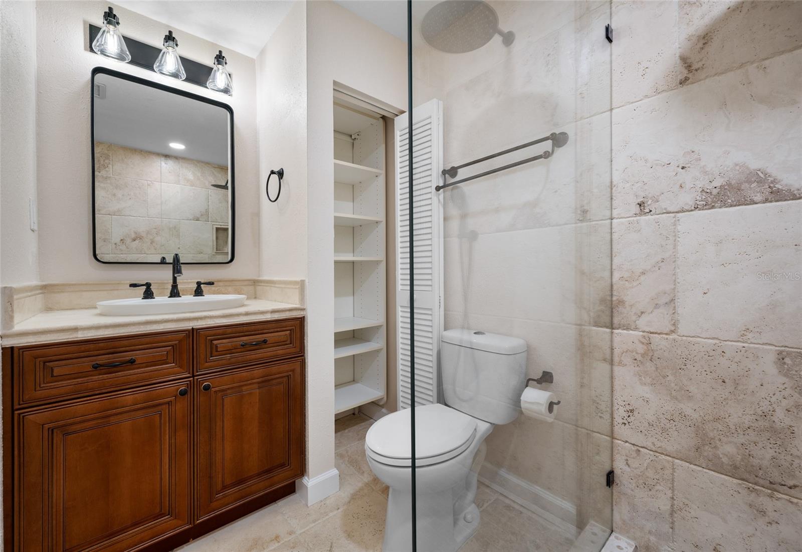 2nd level full bathroom