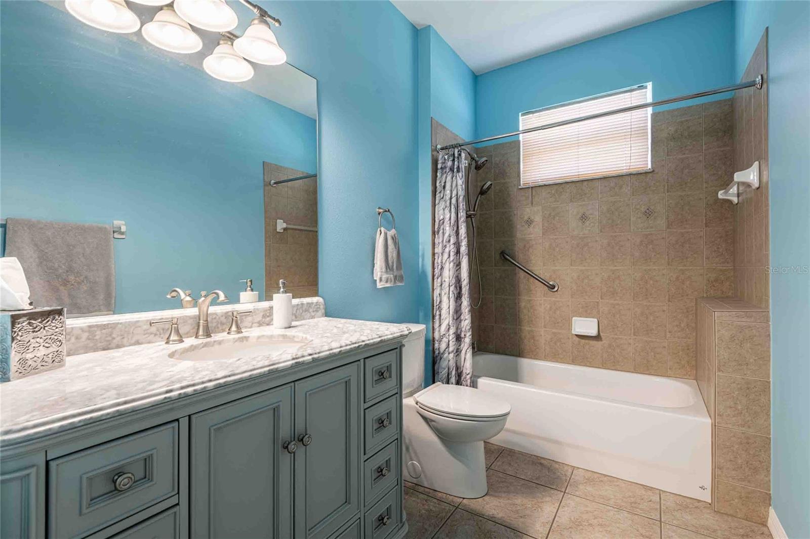 Another view of the second bath.