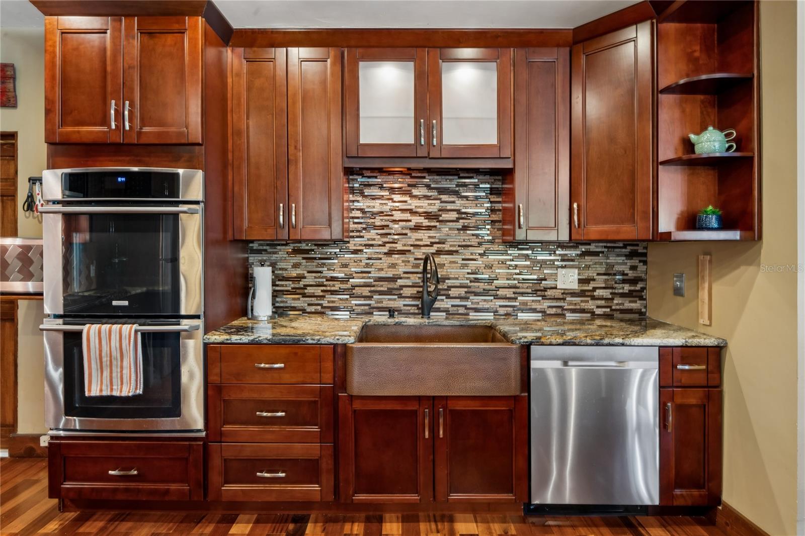 2 wall ovens
