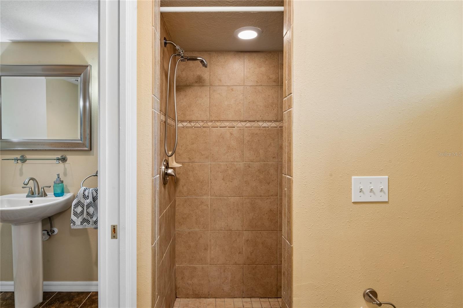 Primary shower