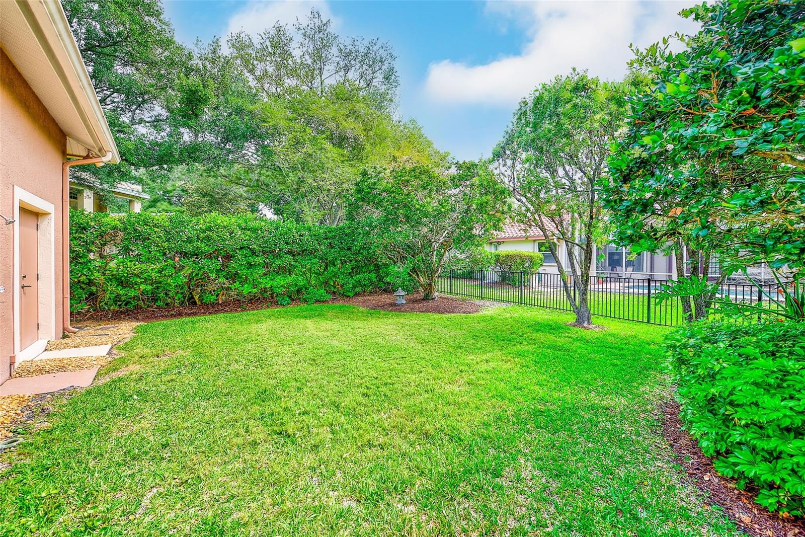 Beautifully maintained yard.