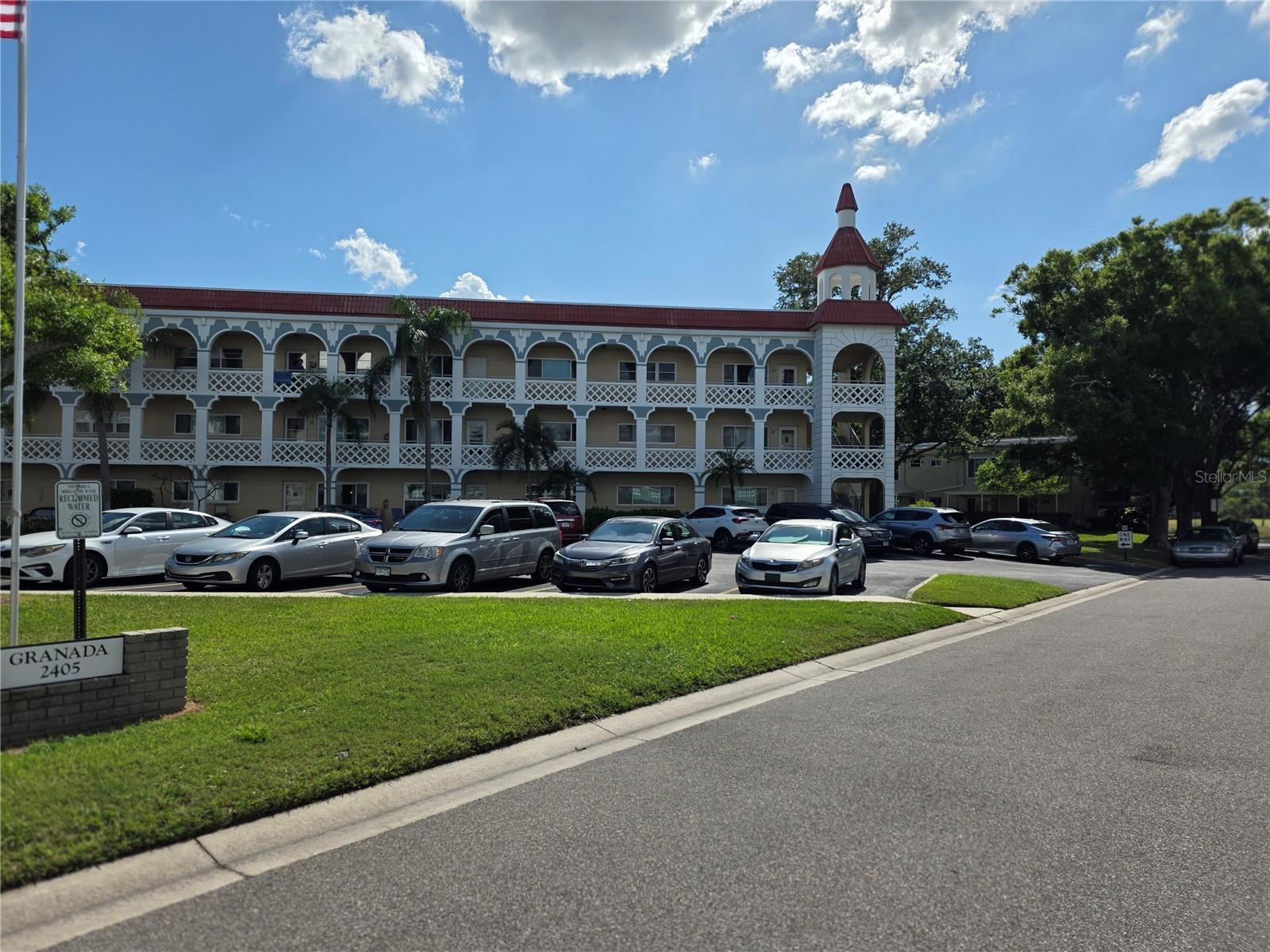 Building Granada  2405