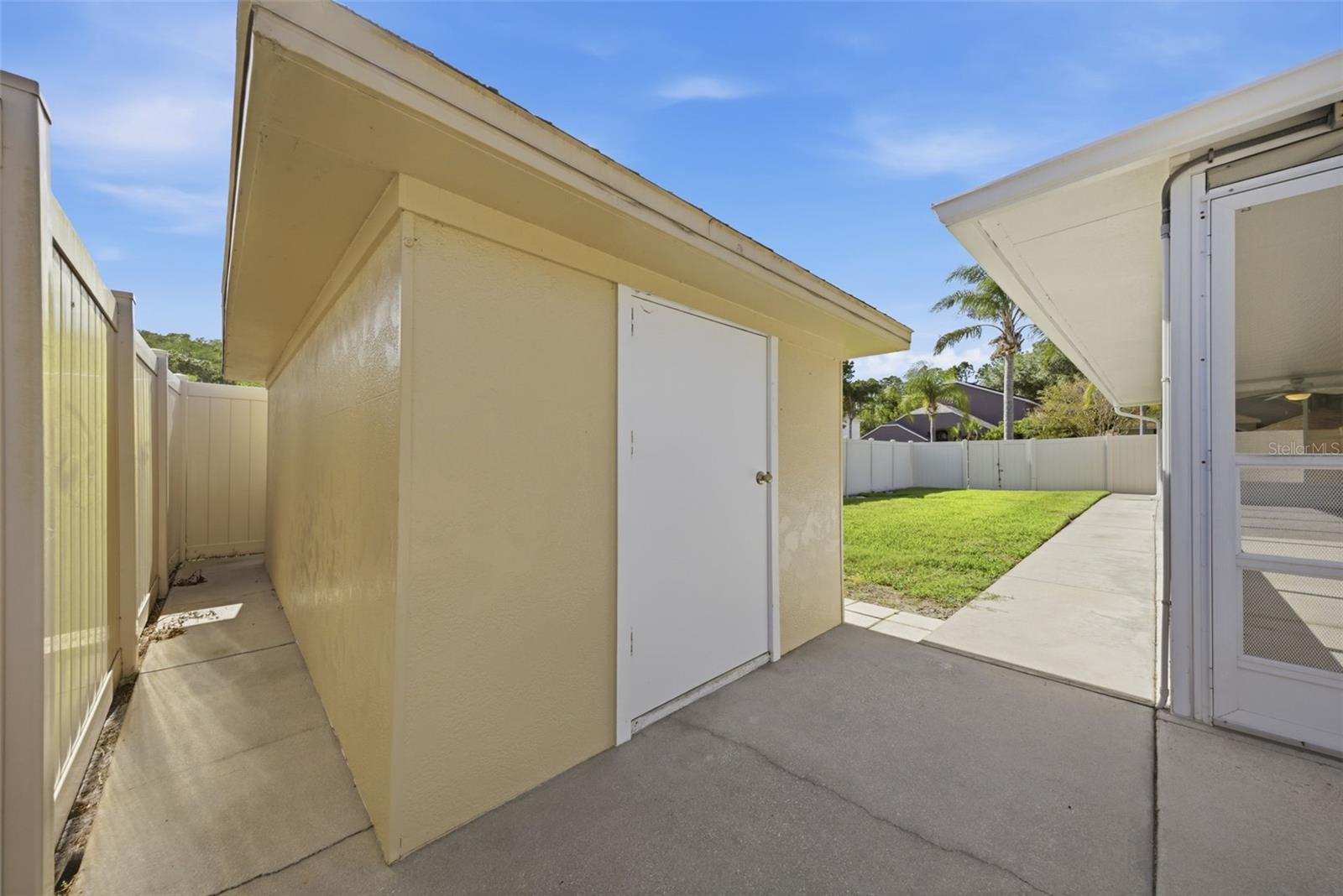 Large 14x7 workshop shed with electricity and A/C