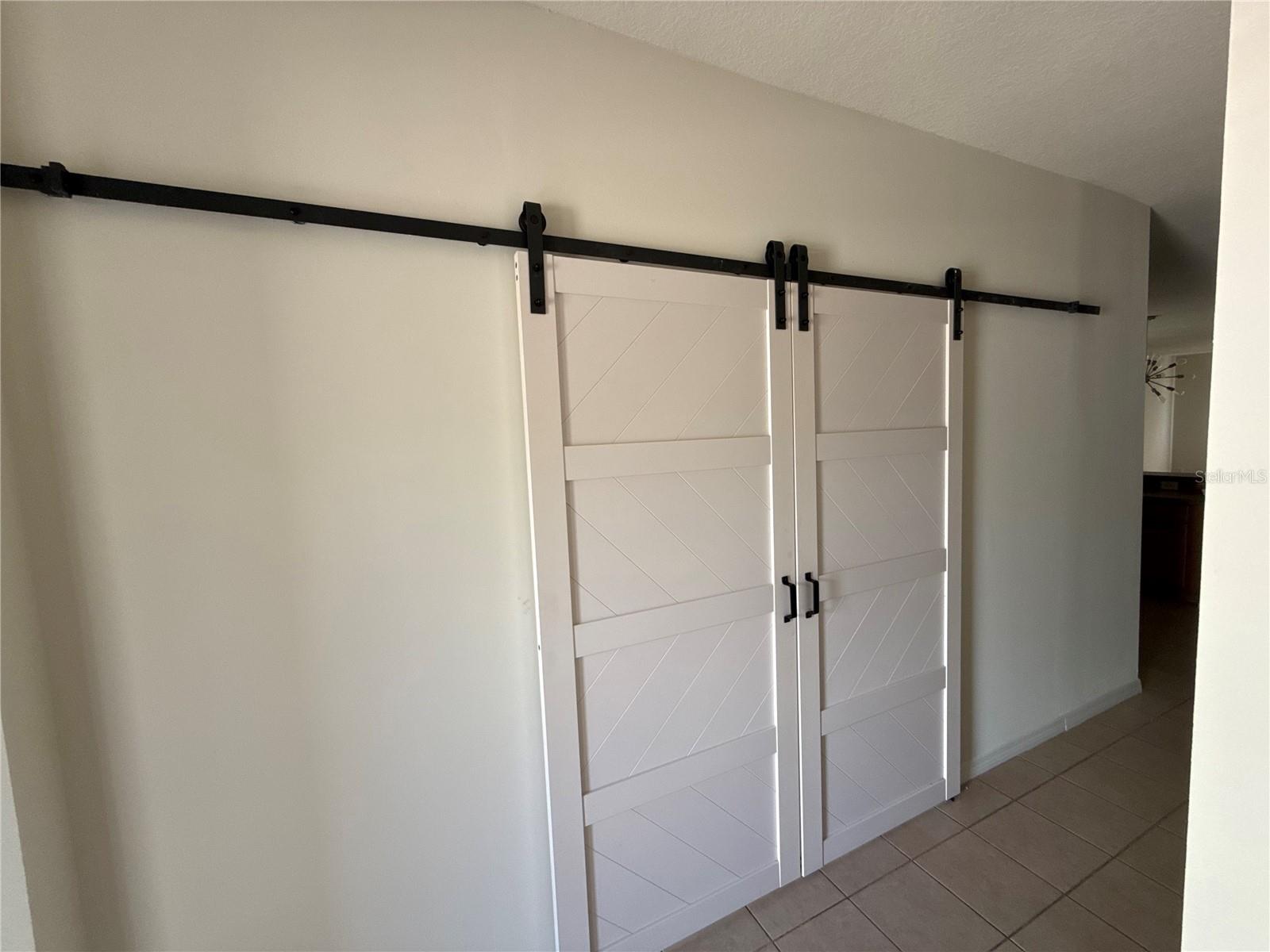 Bonus room/barn doors