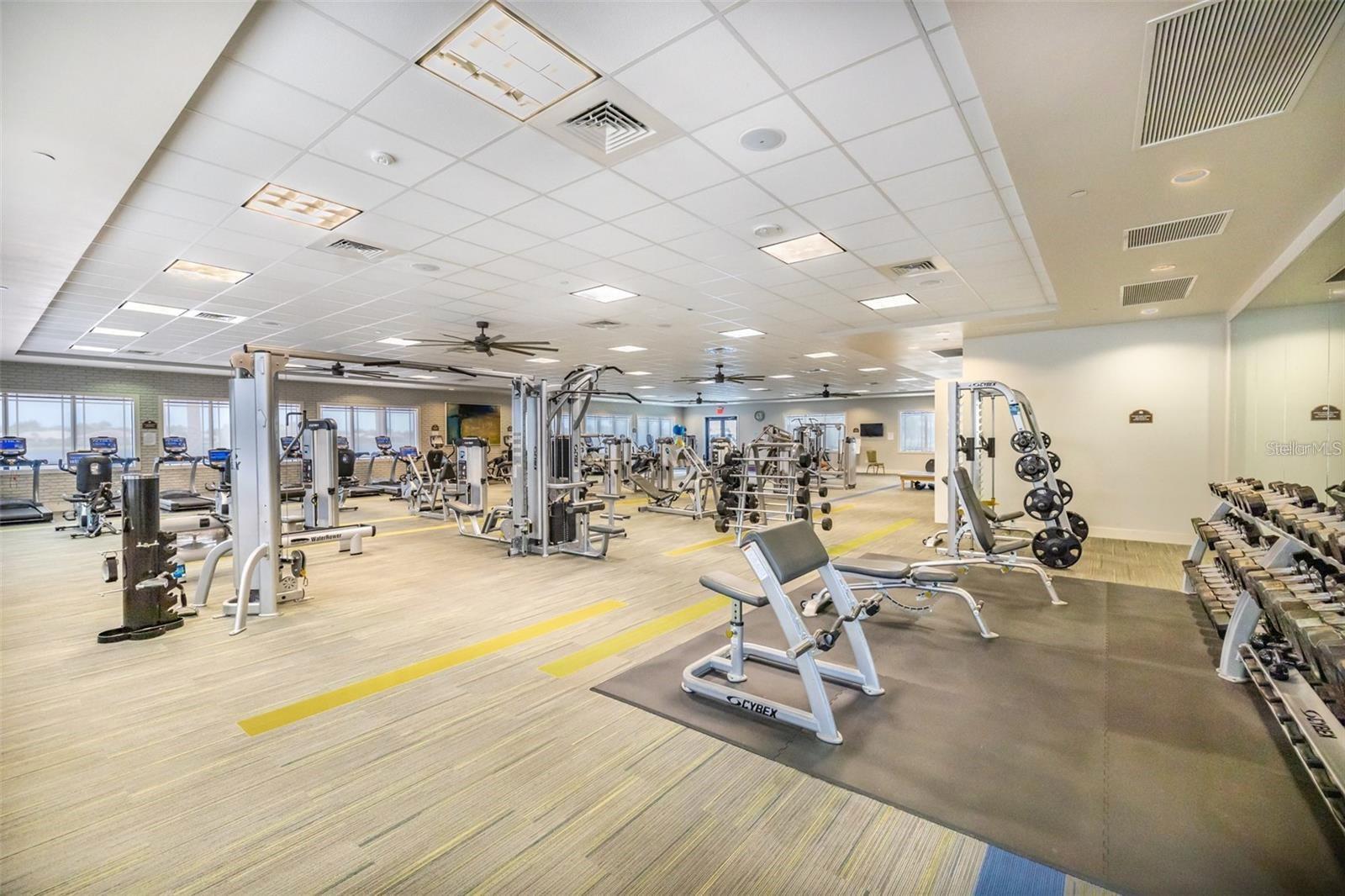 24/7 5000 sq ft fitness center
