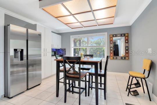 eat in space in kitchen