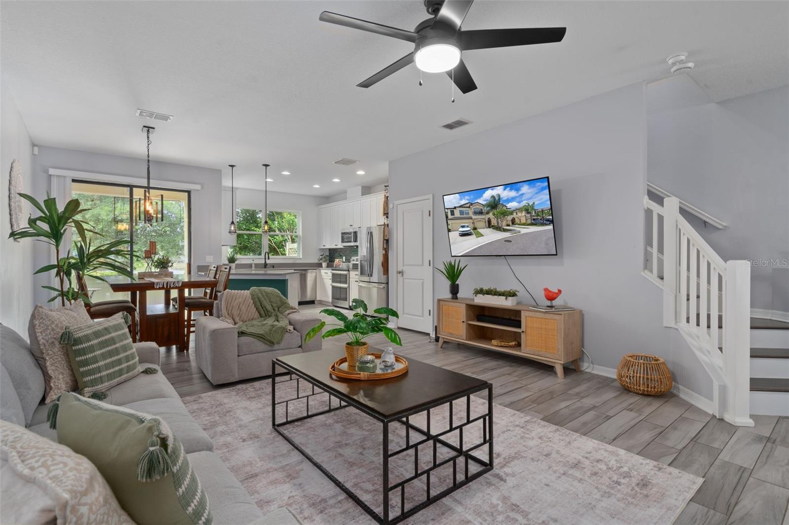 TB8494242