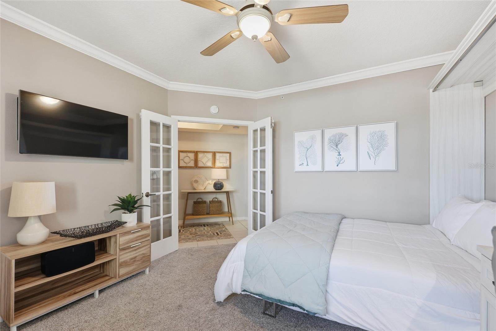 Double sized murphy bed