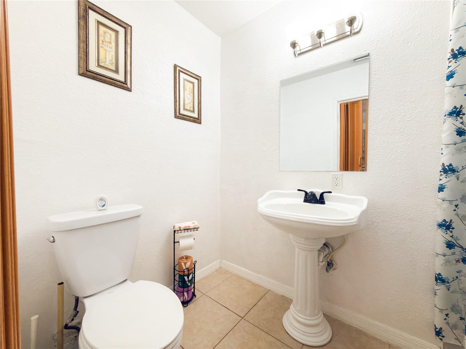 Bathroom Inside Second Bedroom