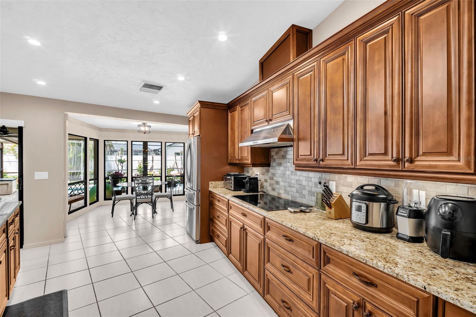 Kitchen-Breakfast area