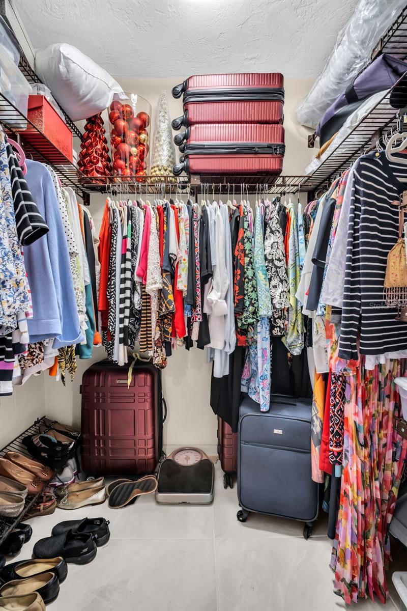 Walk-in closet