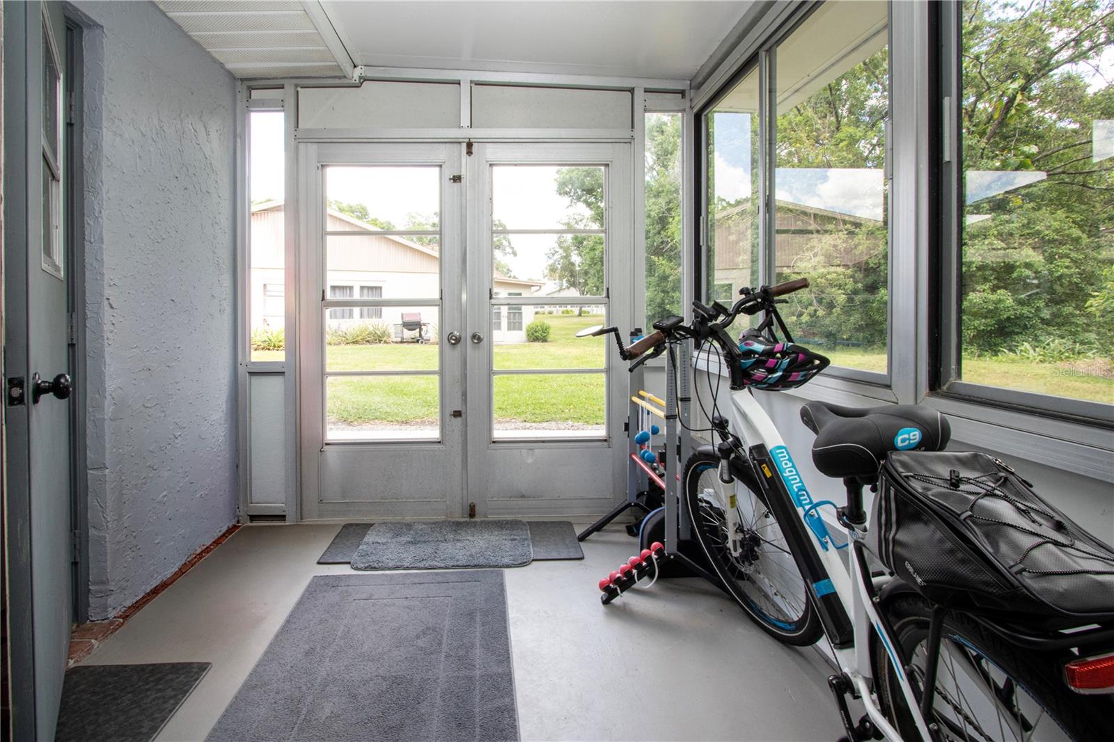 Golf Cart Garage/Multipurpose room