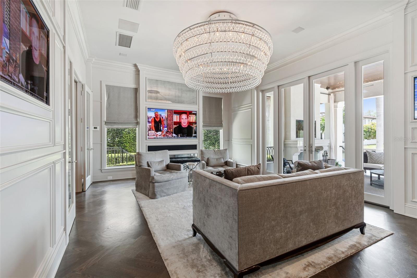 CLUB ROOM