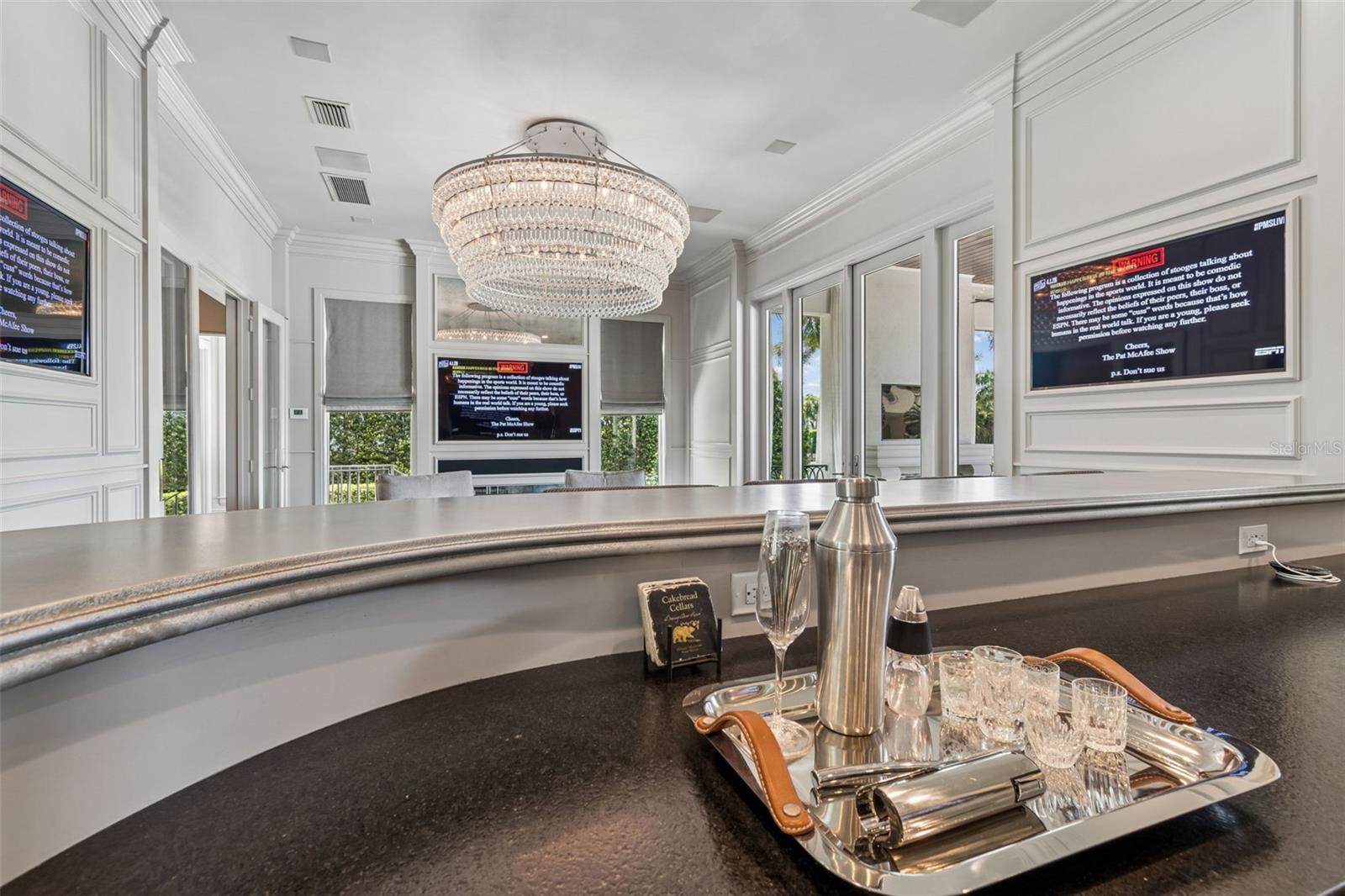 CLUB ROOM BAR