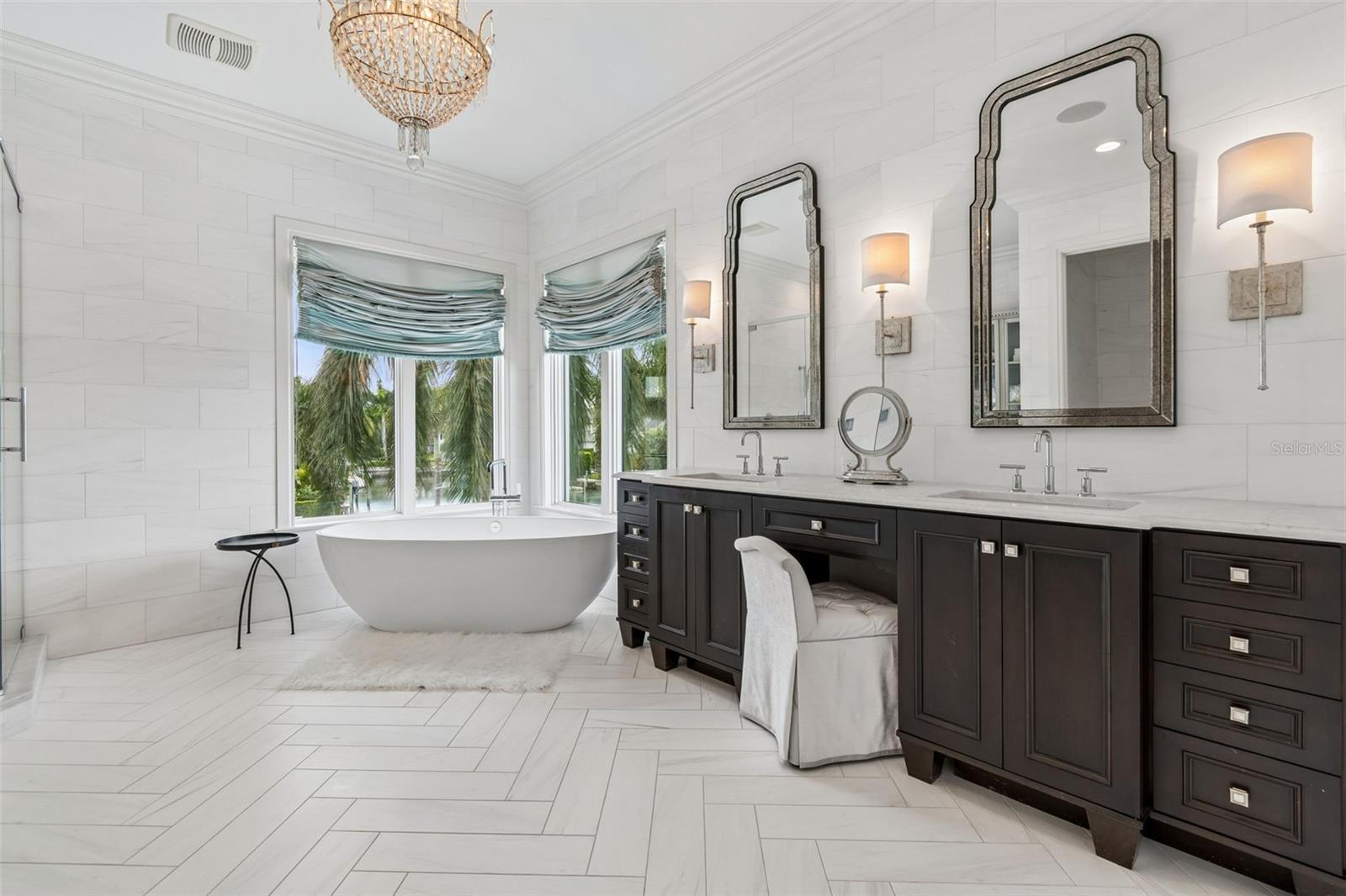 OWNERS RETREAT BATH