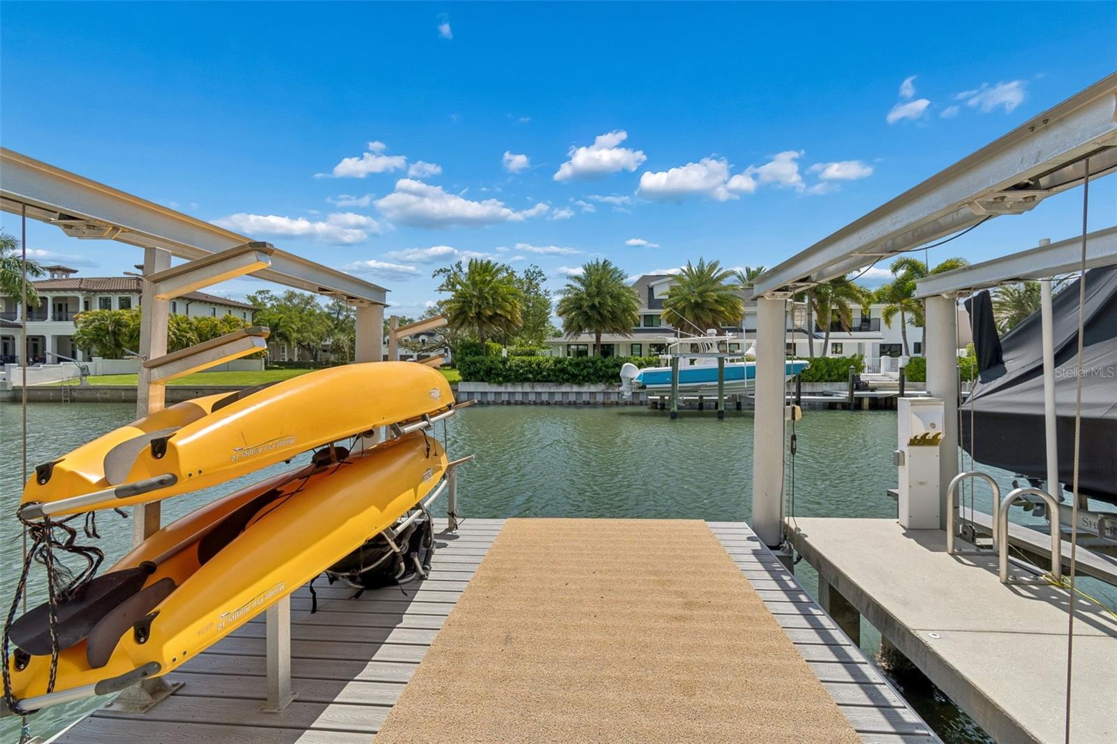 DOCK VIEW