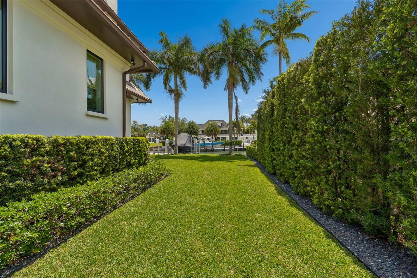 SIDE YARD