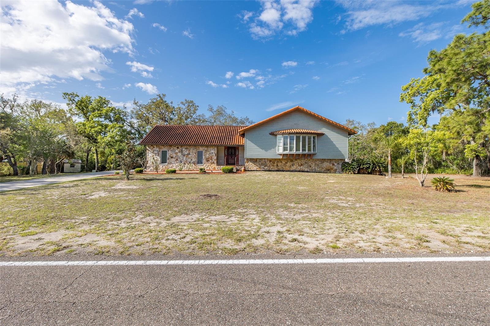 Welcome to 9947 Grove Dr in Golden Acres