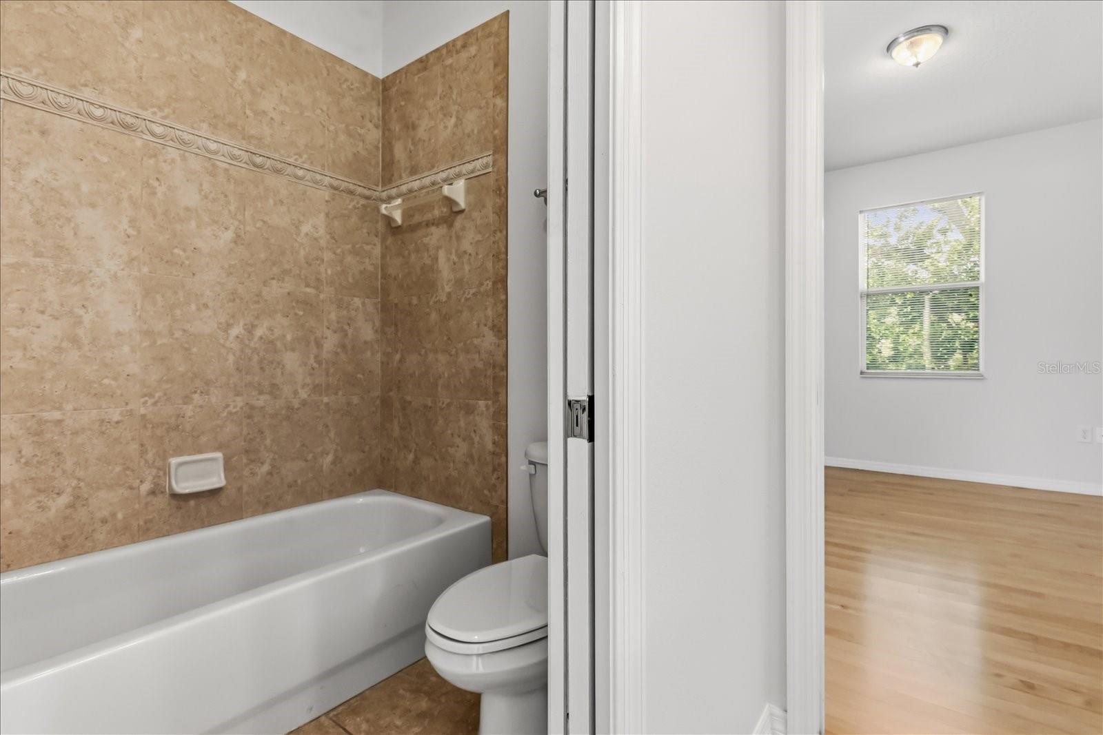 Jack & Jill Bath