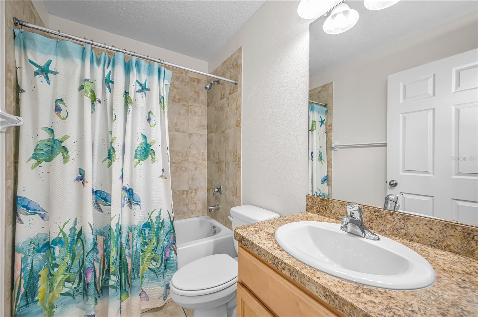 2nd Bath with Tub/Shower