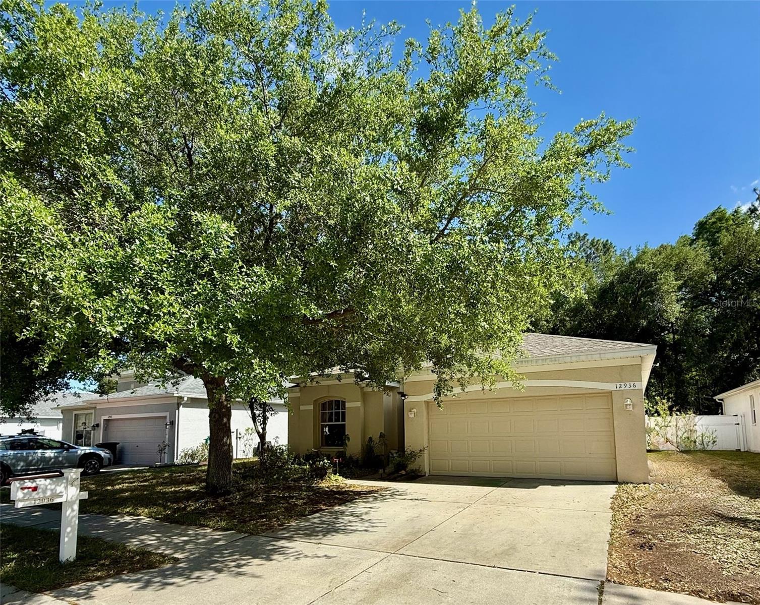 Gated community, fully fenced yard.