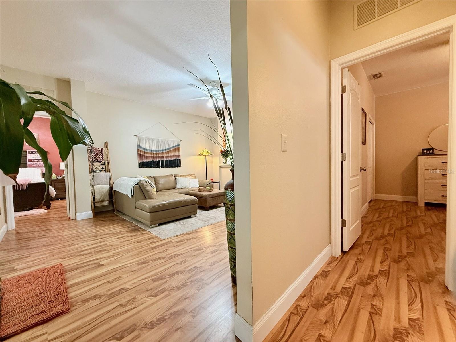 Split Bedroom Floorplan