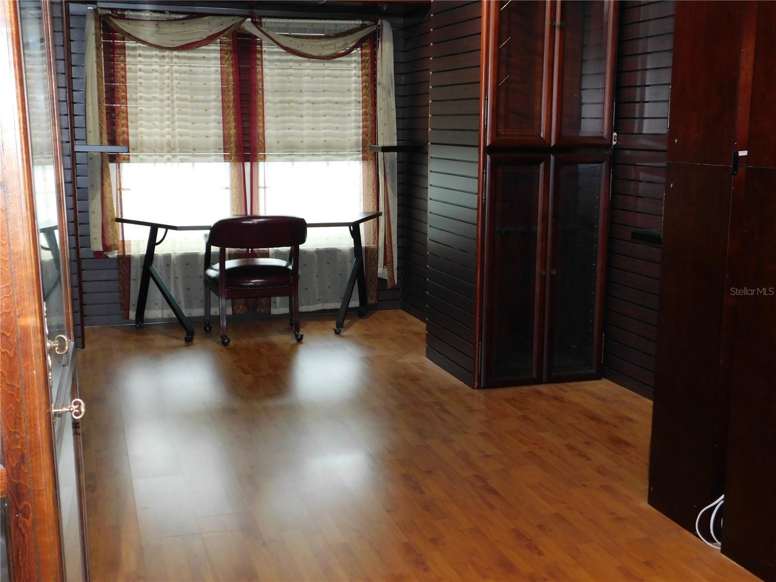 Spacious bedroom with module wall system