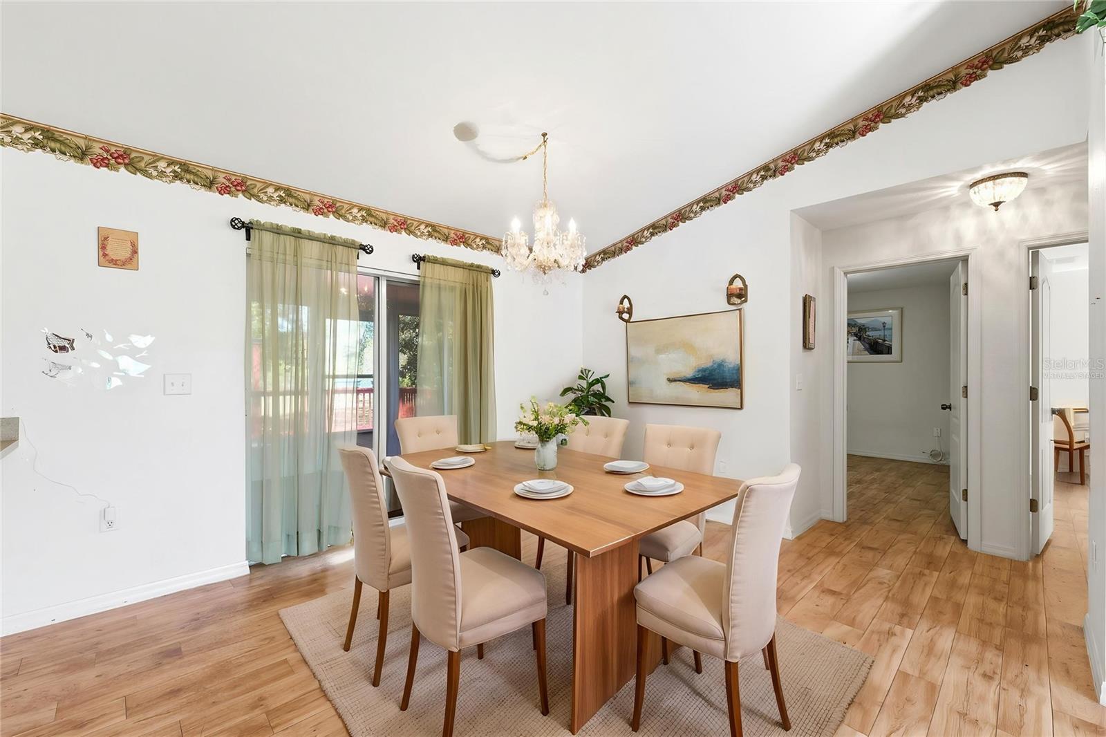 Dining (Virtually Staged)