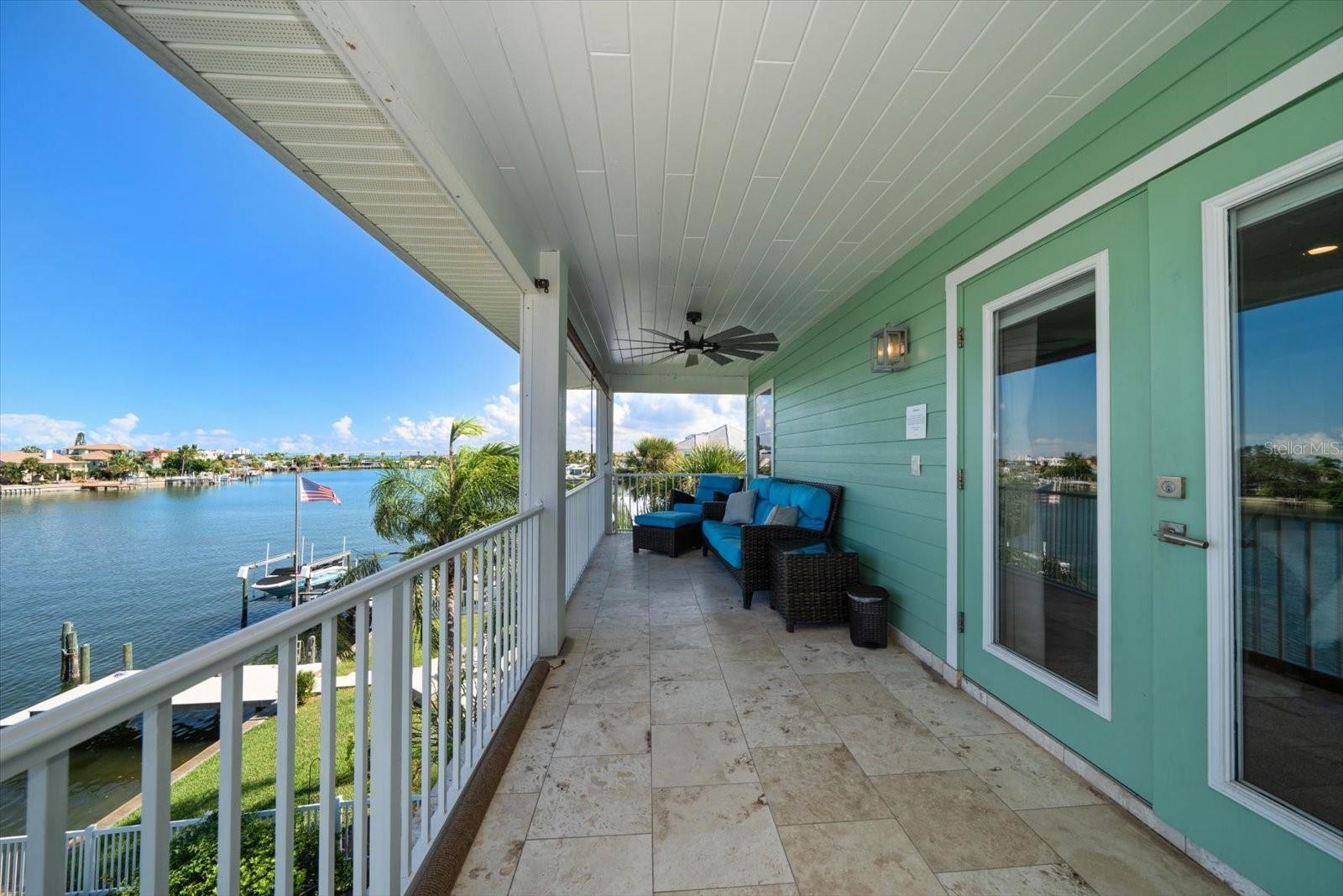 Easy access to intracoastal from this protected area.
