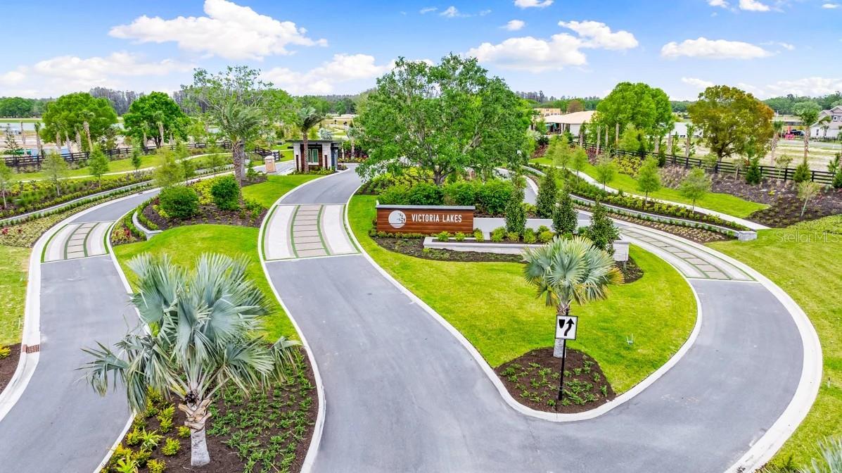 Victoria Lakes Community Entrance