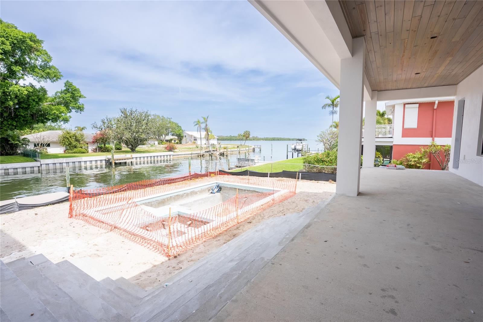 Peaceful views of Weedon Island