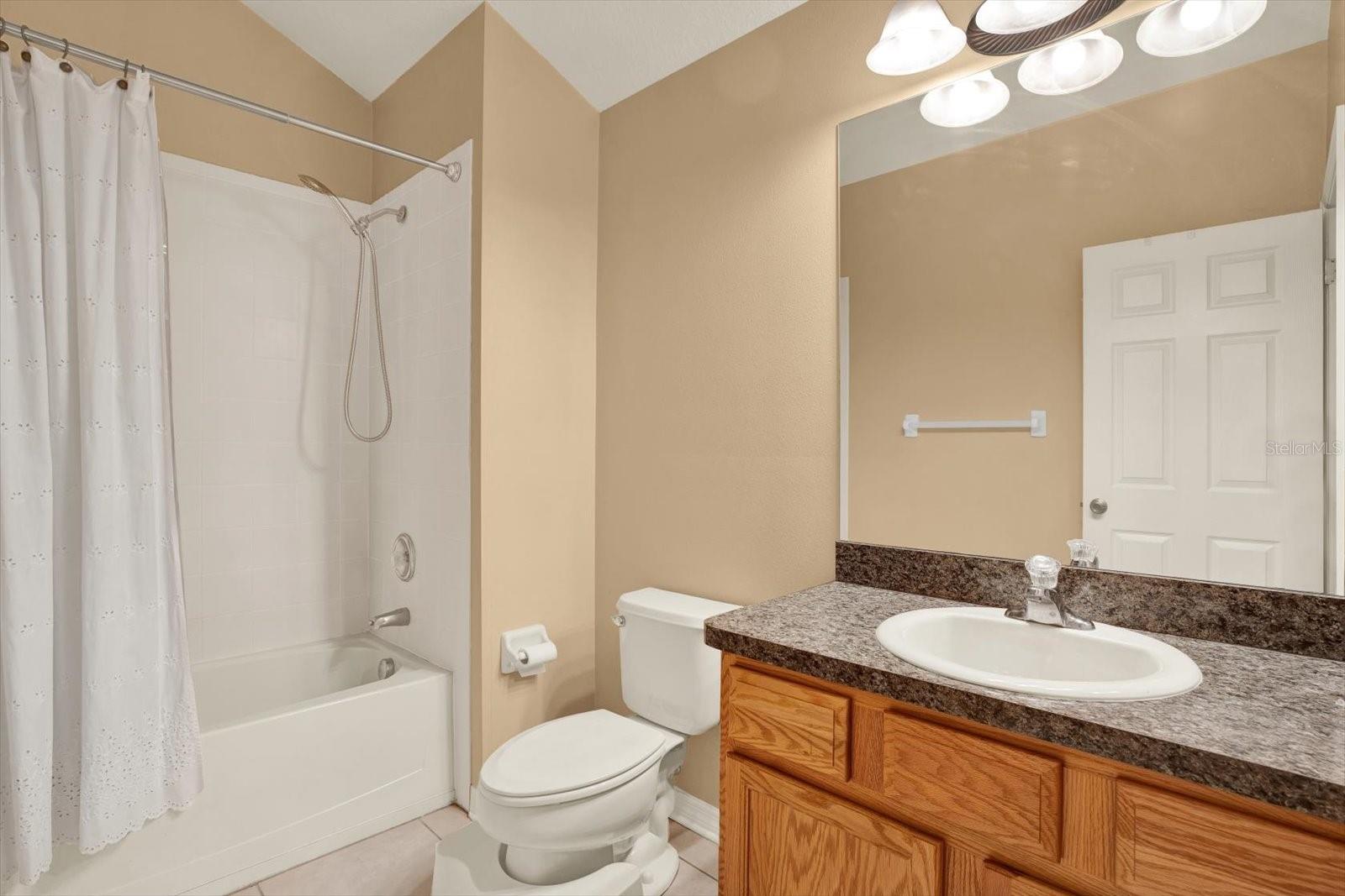 Upstairs Guest En-Suite Bathroom