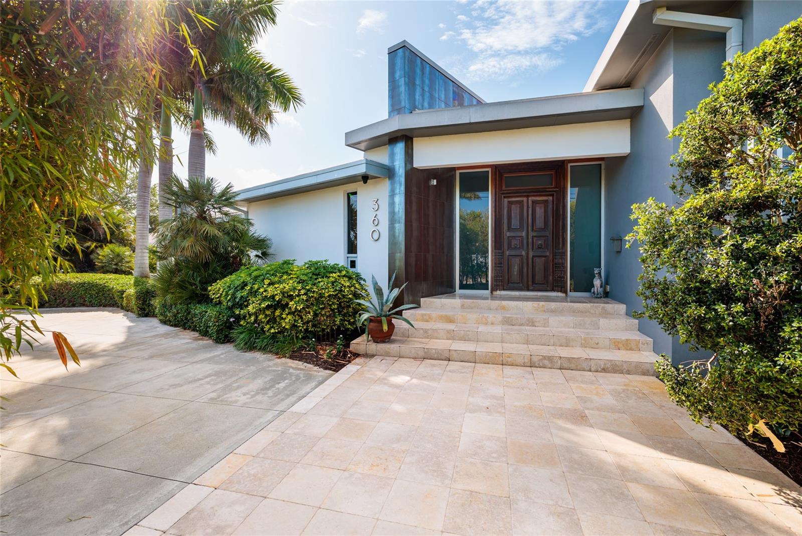Stunning entry
