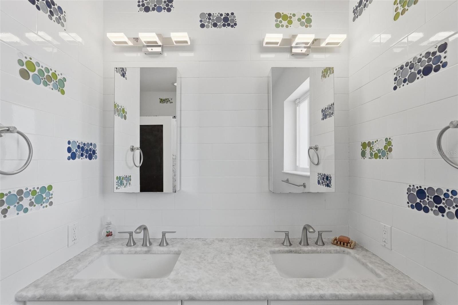 Upstairs full bathroom