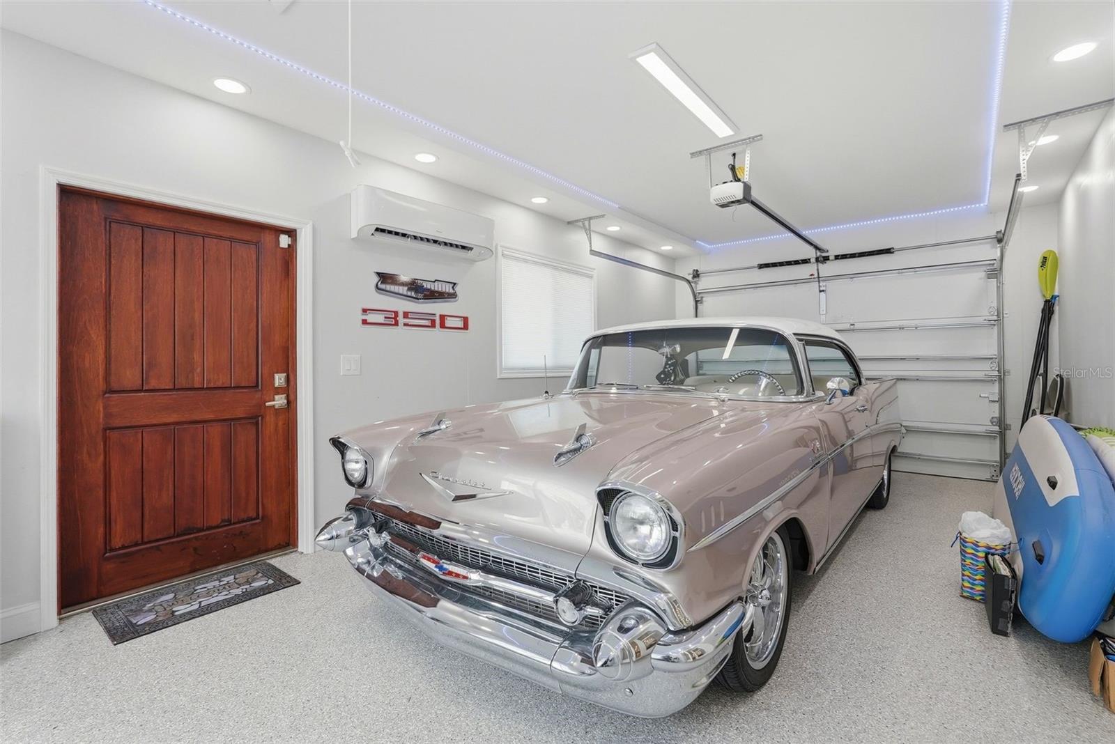 Oversized AC garage!