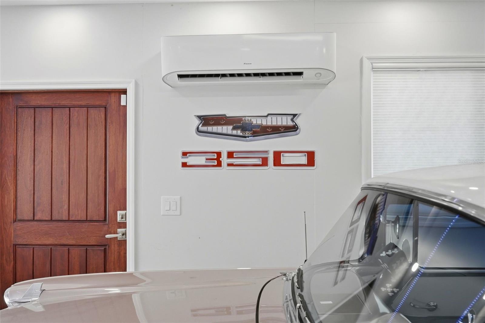 Oversized AC garage!