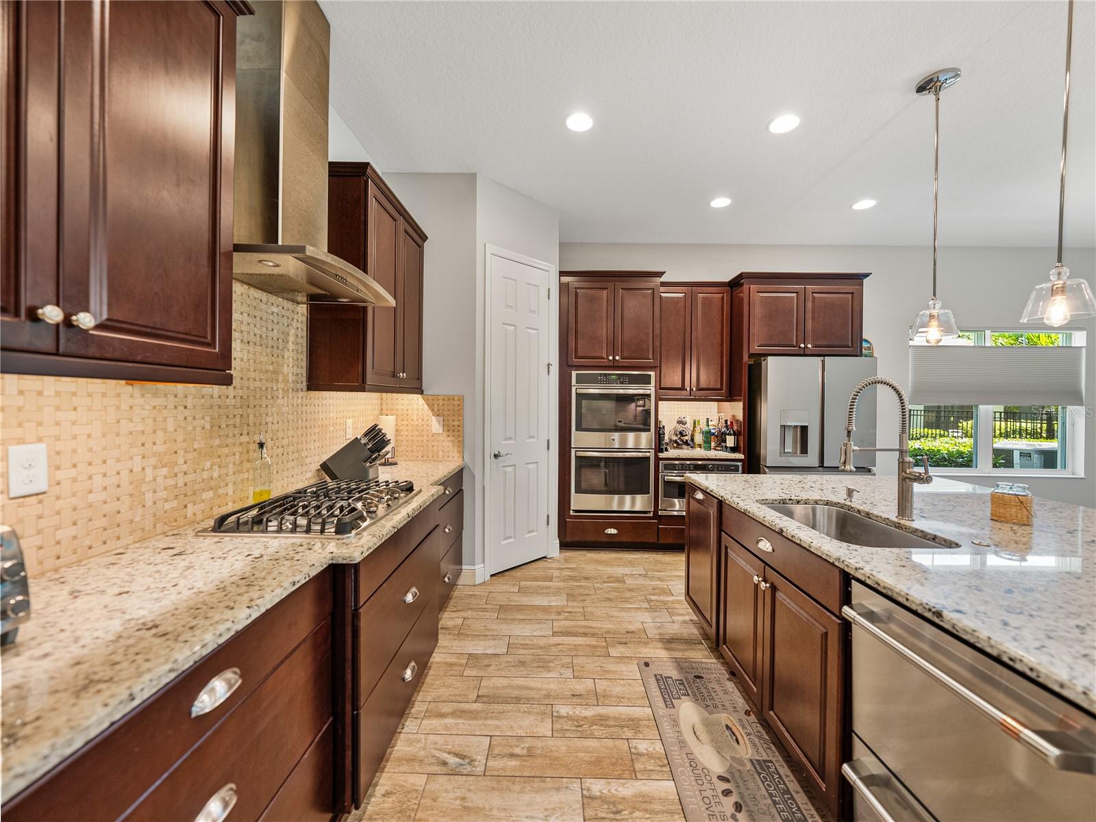 Stunning Chef's Dream Kitchen- Natural Gas!