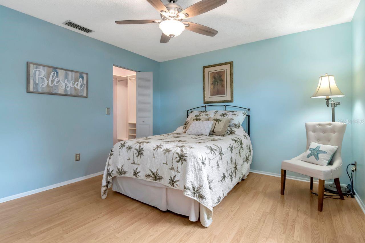 Guest bedroom