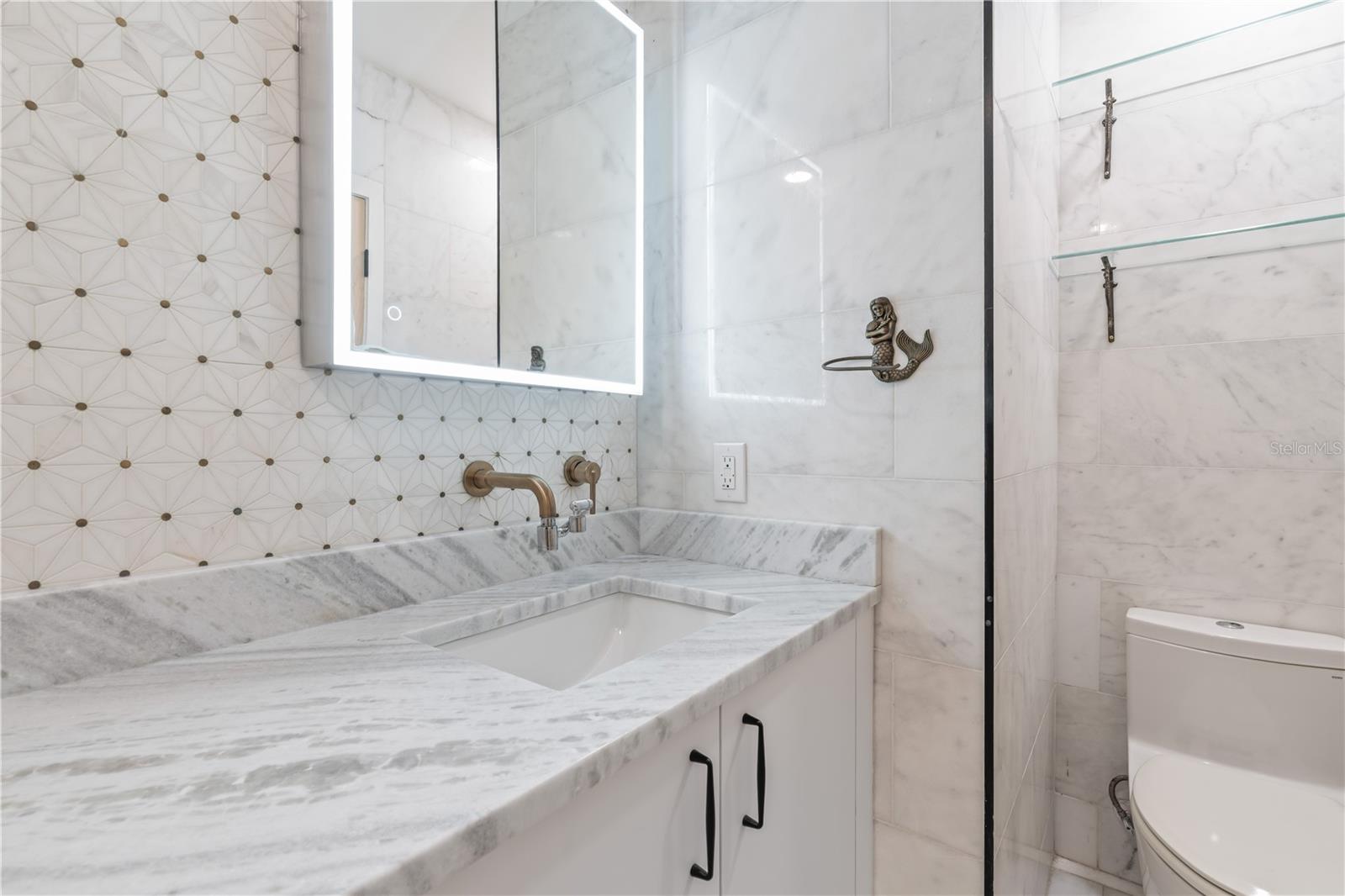 Hallway (guest) Bathroom