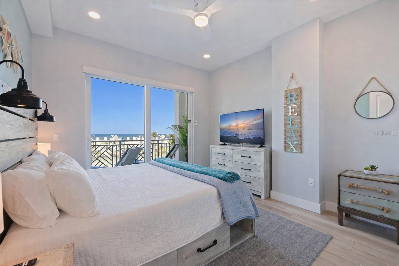 King Bed / Secondary Bedroom, Access to Balcony