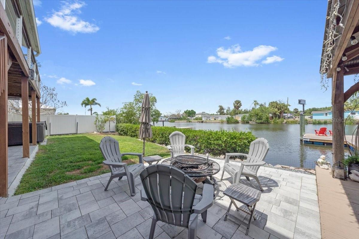 Spacious area for relaxing and hosting.