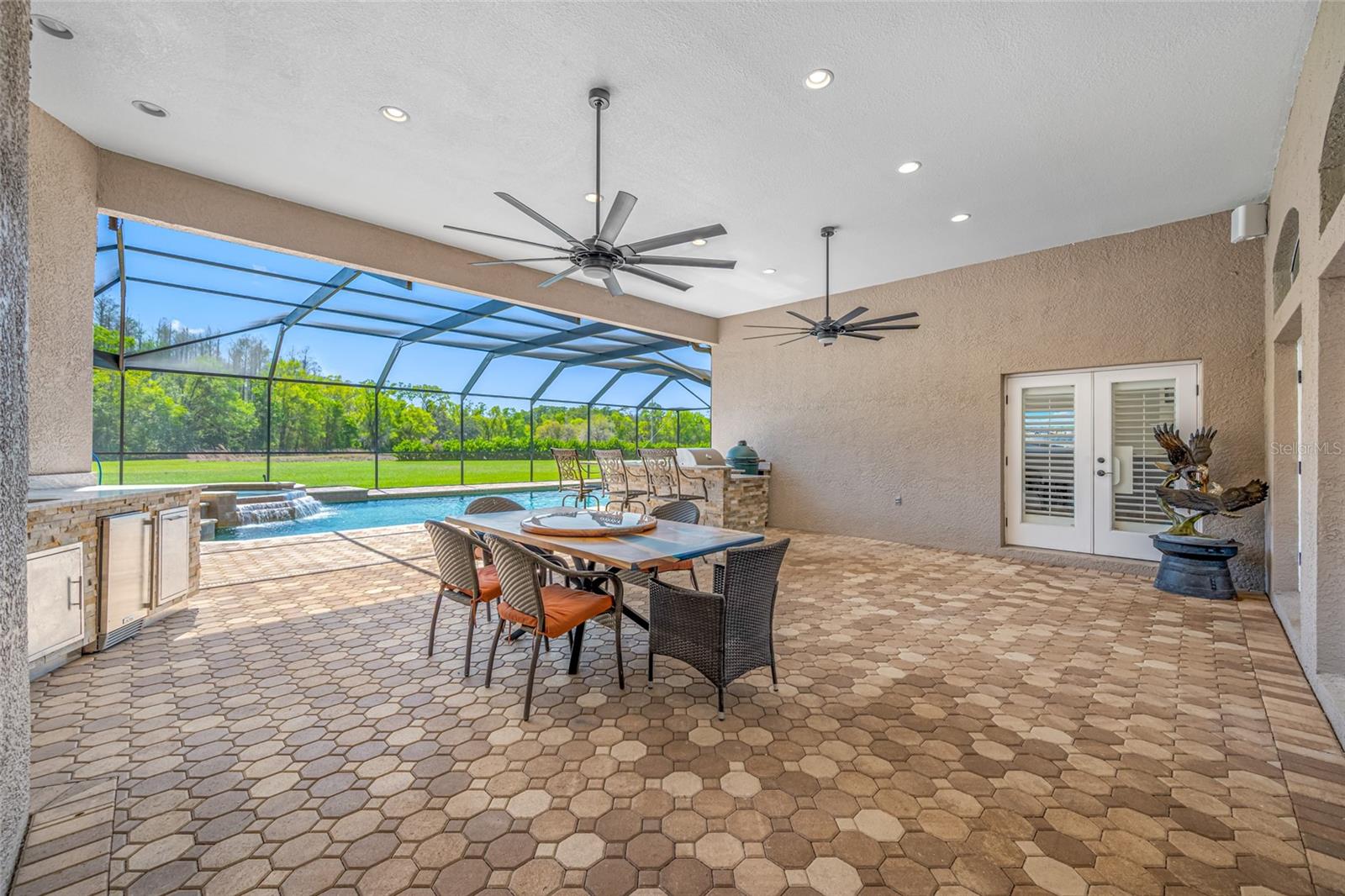 lanai- pool area