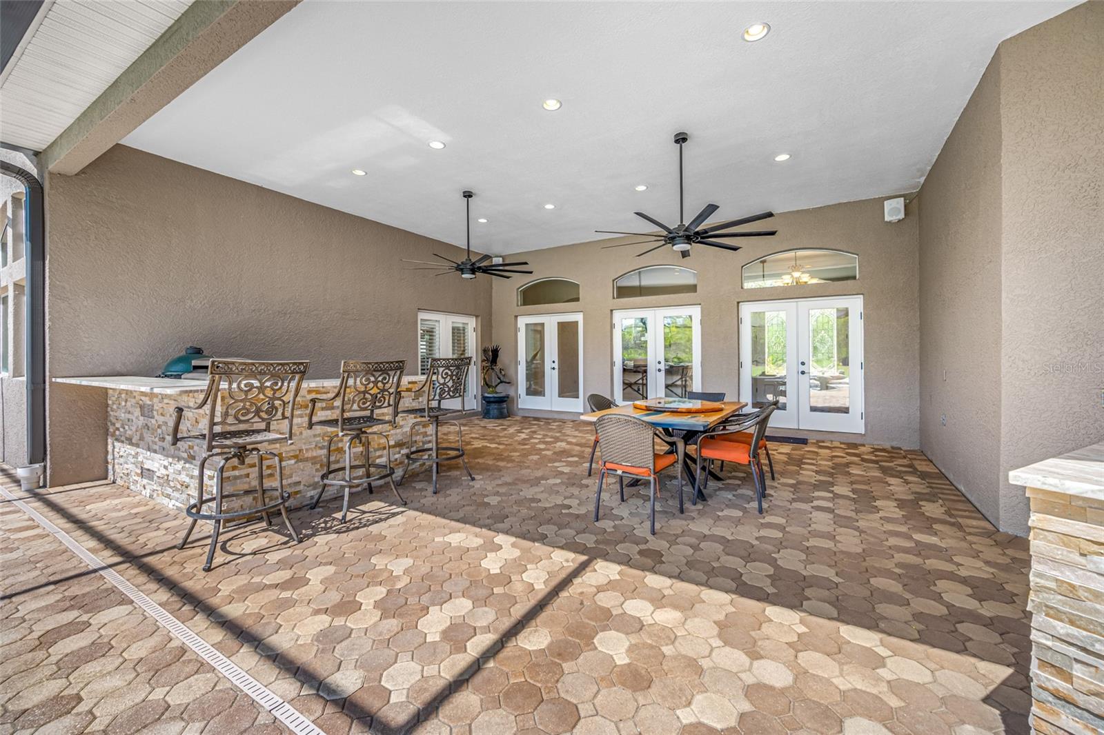 Outdoor kitchen