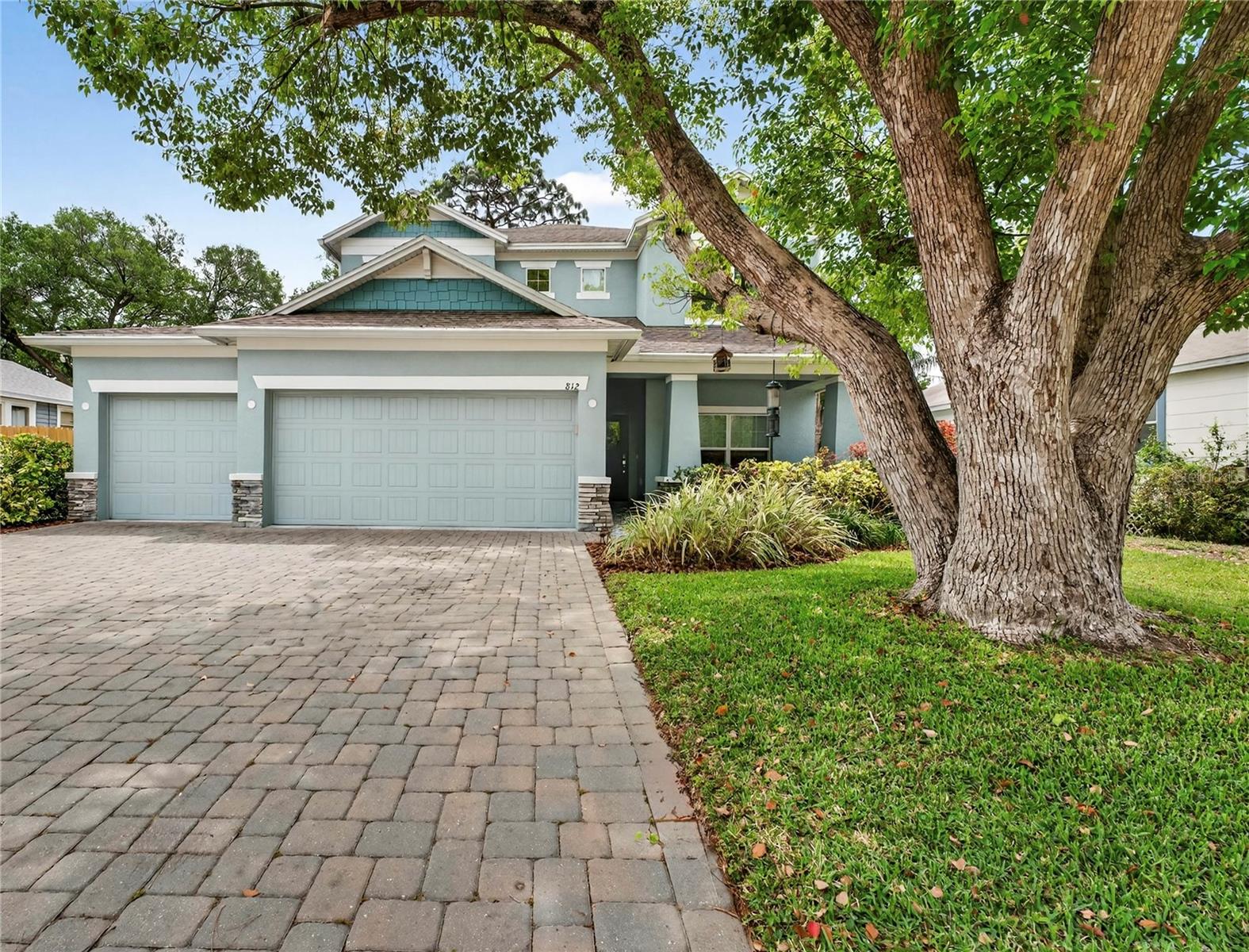 TB8495220