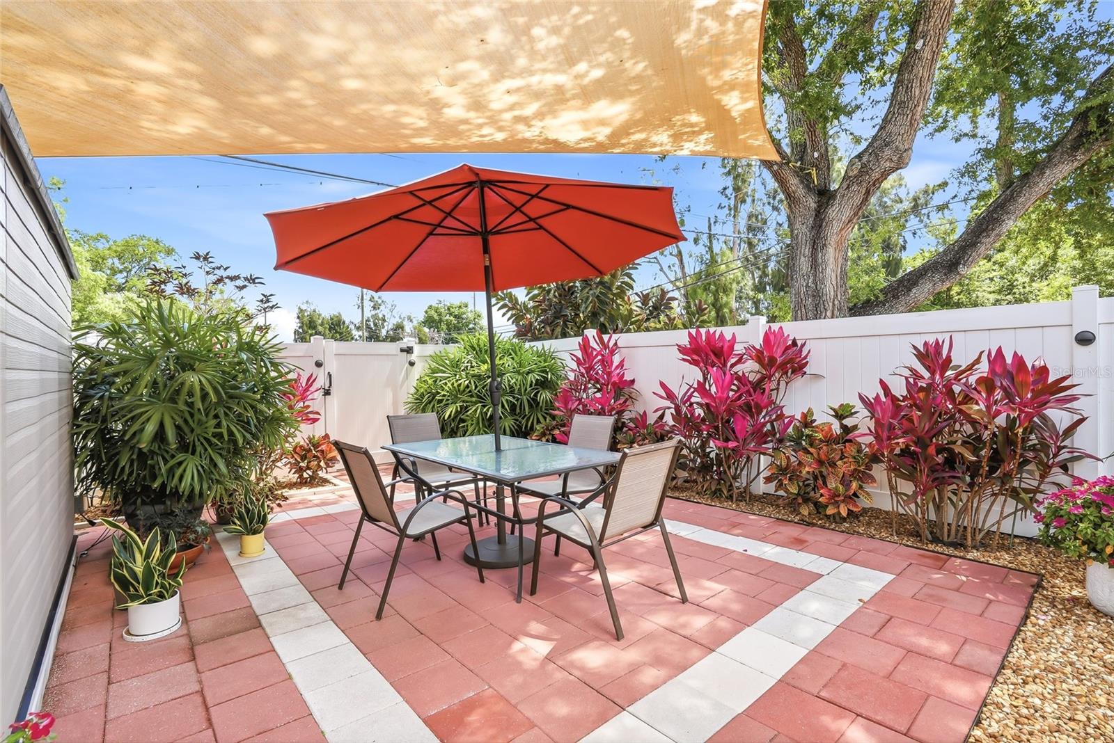 Beautiful spot to dine alfresco.