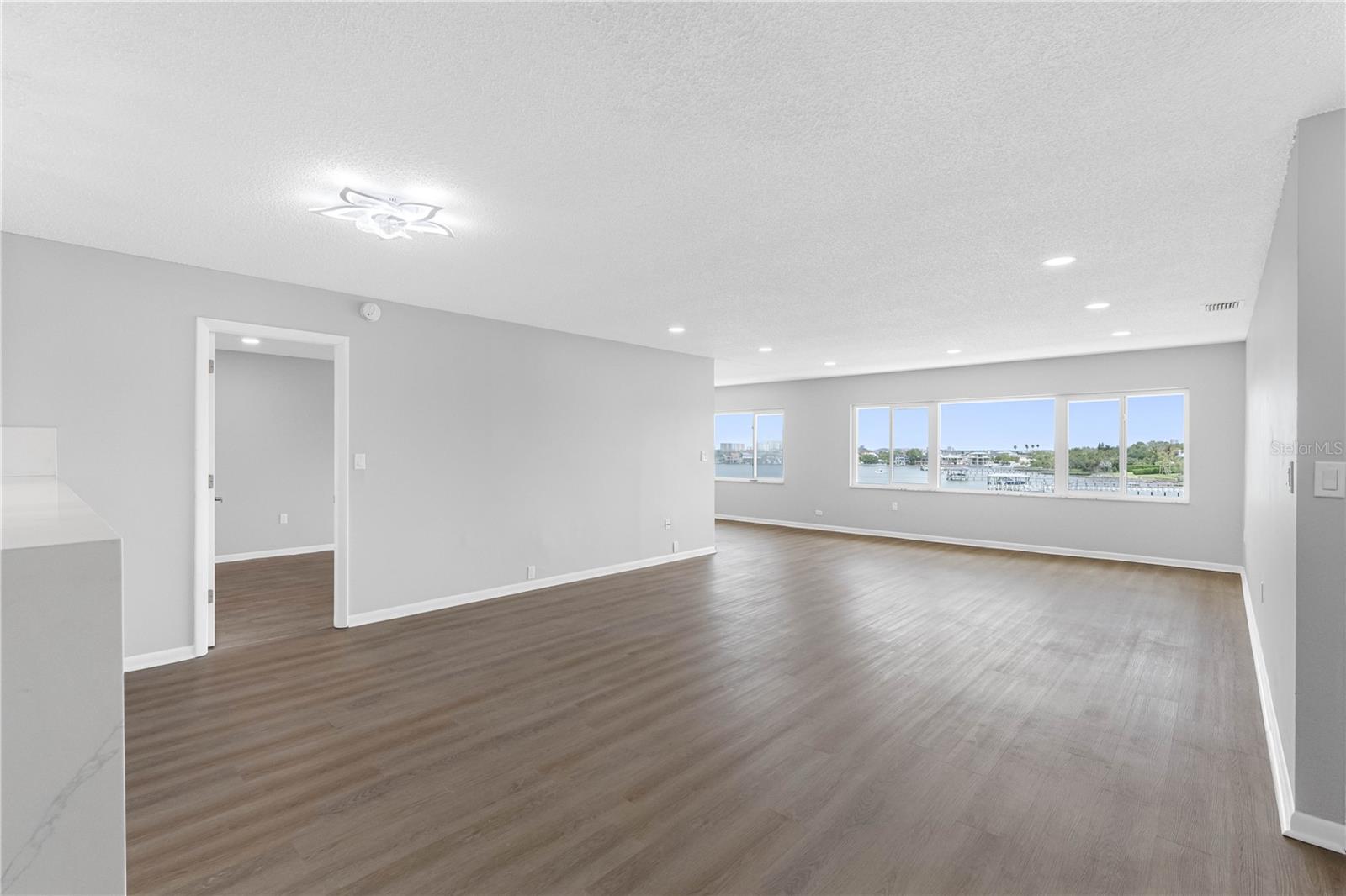 Dining/Living