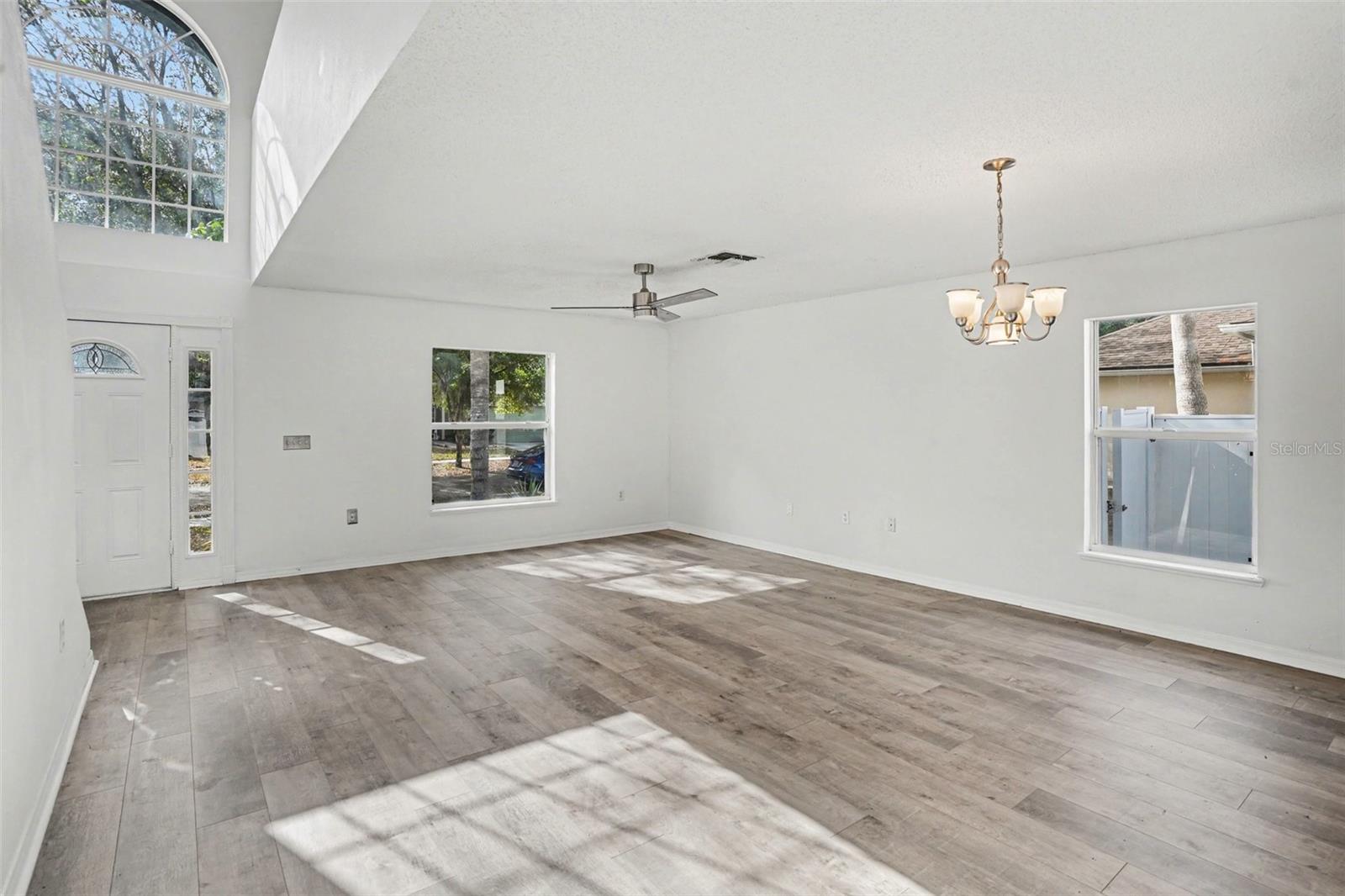 Family Room & Formal Dining Room - 10317