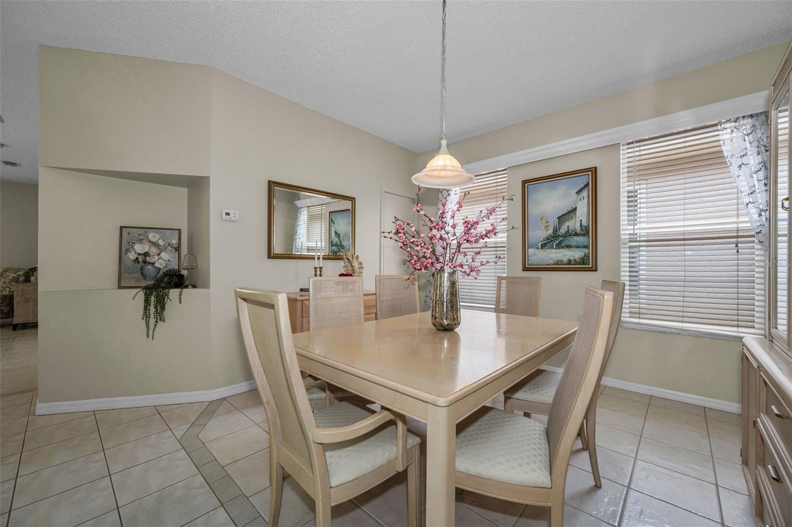 Lovely space to entertain guests!