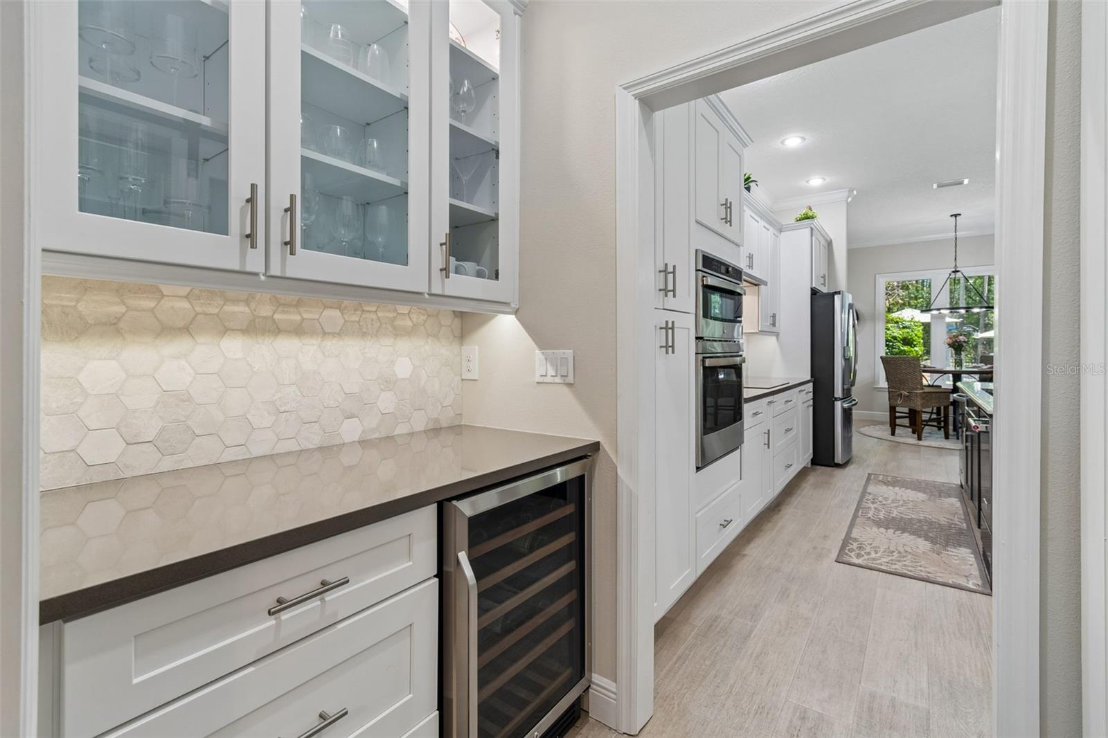 Dry Bar in Butler's Pantry